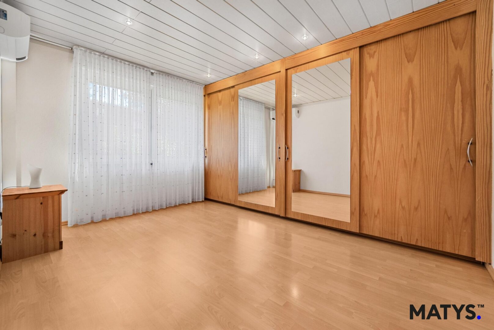 Schlafzimmer UG